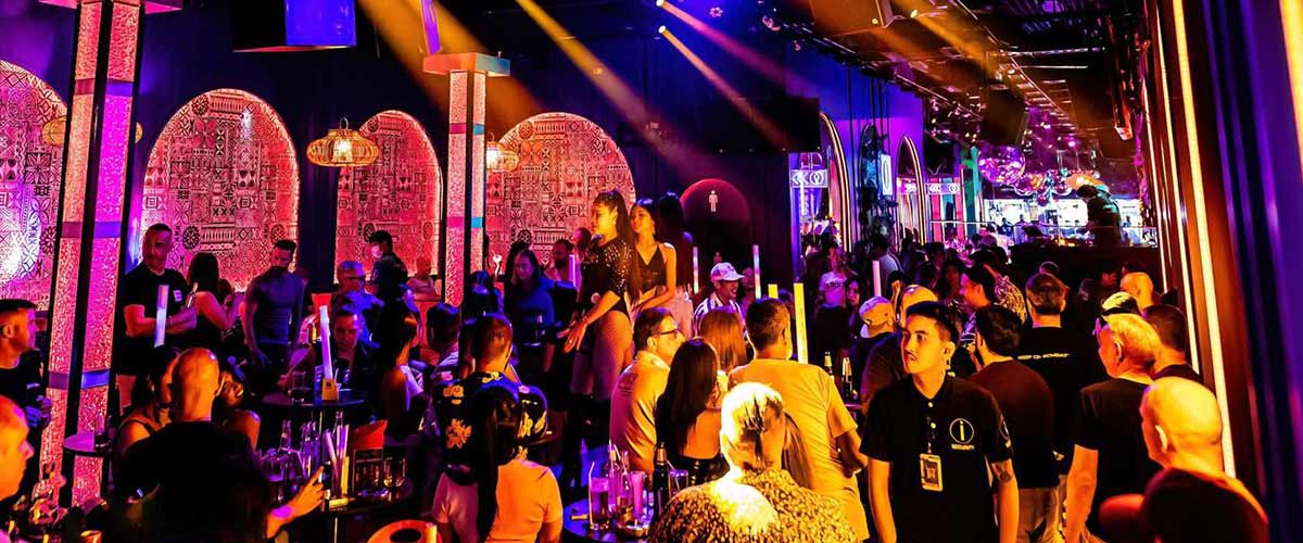 ibar_walking_street_pattaya_Interior