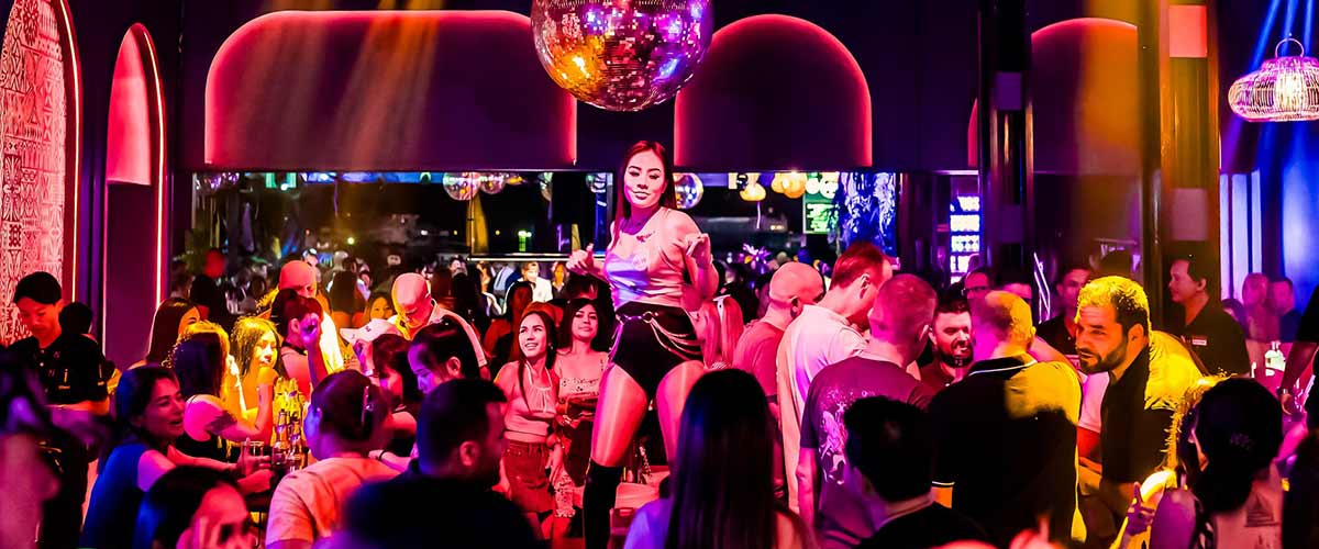 ibar_walking_street_pattaya_Interior3