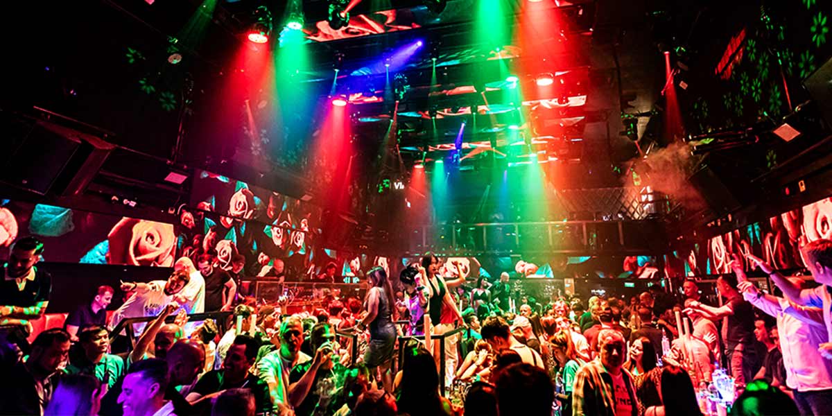 Club_Insomnia_Walking_Street_Pattaya_Carousel_2